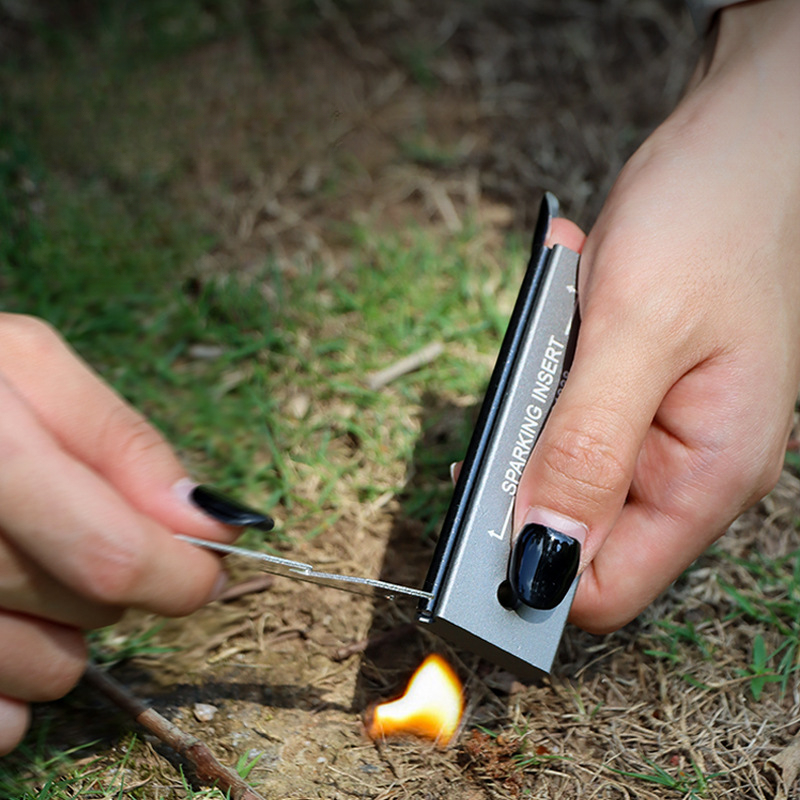 Fire Starting Kit - ชุดจุดไฟฉุกเฉินแบบกันน้ำ แมกนีเซียม ฟลินท์ และเหล็ก พร้อมอุปกรณ์ตั้งแคมป์กลางแจ้งที่จำเป็นสำหรับการจุดไฟอย่างง่ายดาย
